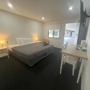 Abajaz Motel-central-king Bed-shaded Parking Motel